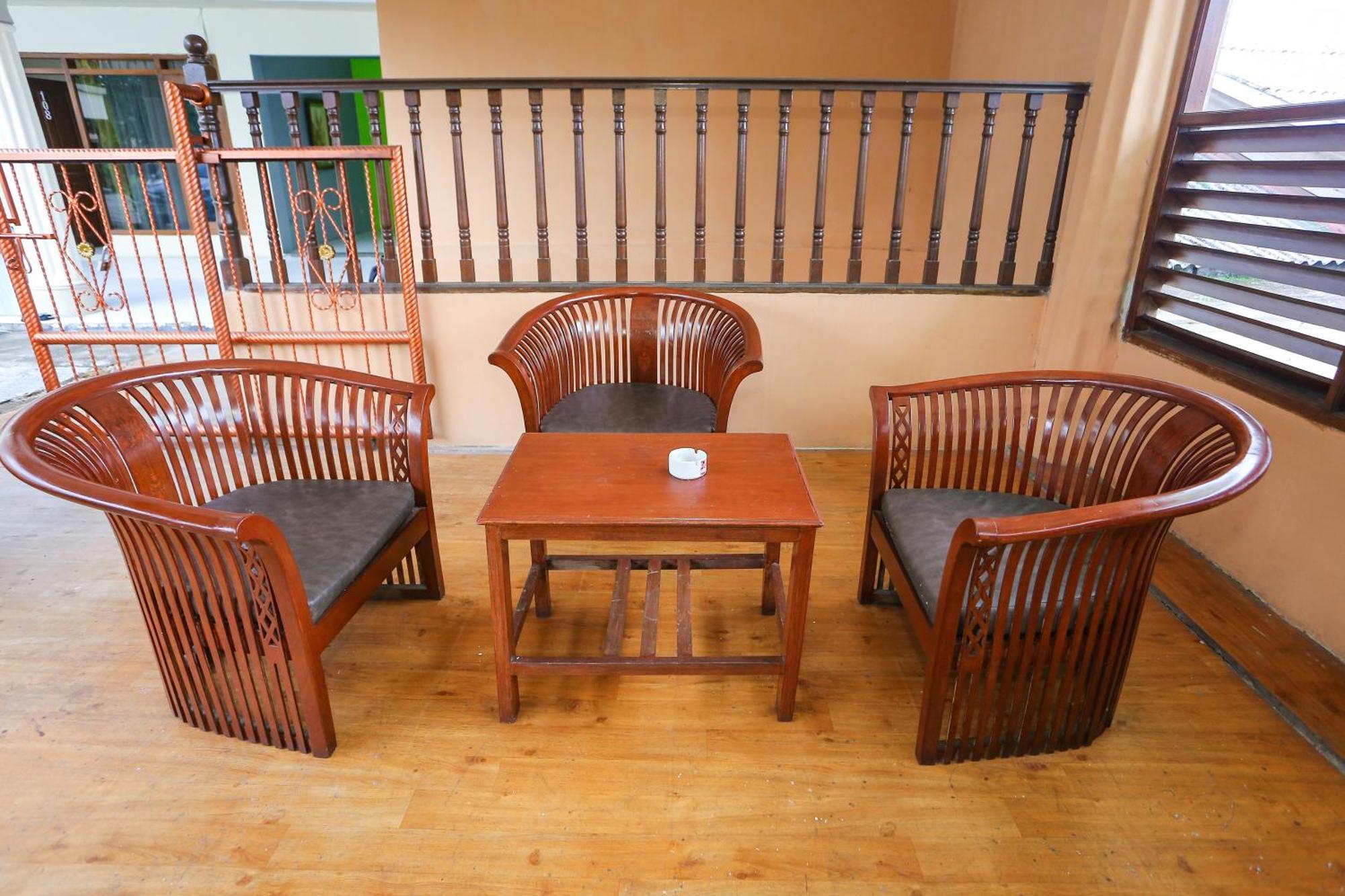 Capital O 93349 Hotel Gondangdia Bogor Kültér fotó